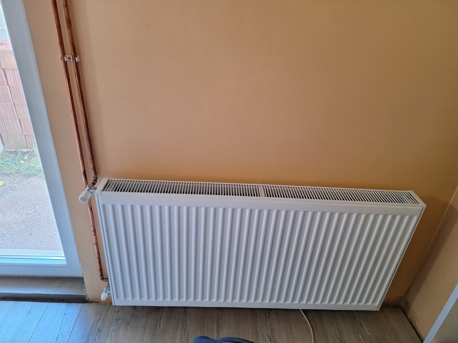 Ugrađen radijator sa bakarnim cevima
